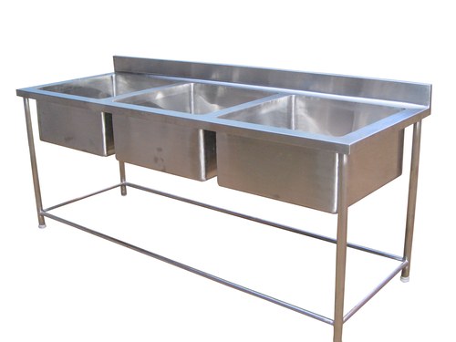 Three sink unit